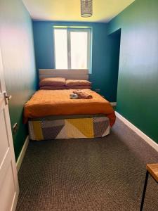 Stunning Villa with Secluded Garden, Sleeps 10, ideal for Groups & Families