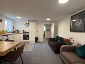 Three-Bedroom Superior Apartment - Sleeps 6