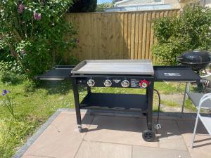 Palms - spacious, 3 bedroom, pet friendly, family holiday home