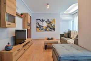 Elegant Sea View Stay - Piraeus Port