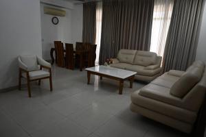 Luxurious 3BHK Apartment in Gurgaon with City and Garden Views