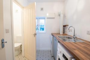 Lower House Farm Cottage 1