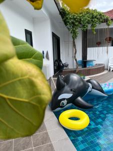 Fairy Retreat Private Pool Cottage IPOH, BBQ, KTV, 10-12 pax