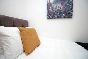 City Centre - Parking - Smart TVs inRooms