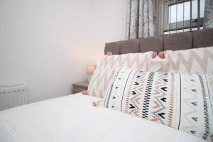 City Centre - Parking - Smart TVs inRooms