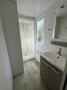 Campings Camping 4 etoiles - Piscine - ef00ai : photos des chambres