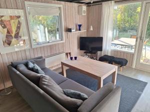 Lovely Family Cottage Near Child-Friendly Beach