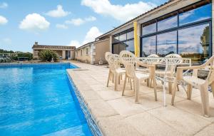 Maisons de vacances Cozy Home In Gardonne With Wifi : photos des chambres