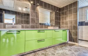 Maisons de vacances Cozy Home In Gardonne With Wifi : photos des chambres