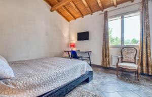 Maisons de vacances Cozy Home In Gardonne With Wifi : photos des chambres