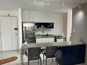 Apto Completo Ponta Verde 1 Quarto, a Passos da Praia, Piscina, Varanda e Garagem