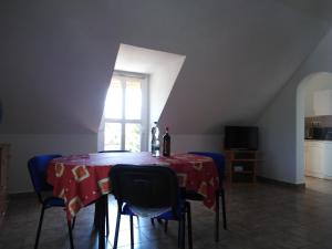 Ferienhaus Mit Pool, Spielplatz Und Garten