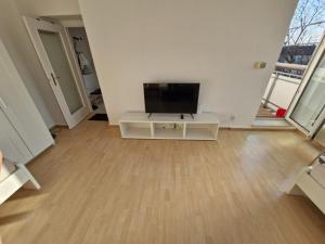 Nice 2 Bedroom Apartment in Offenbach 4 people