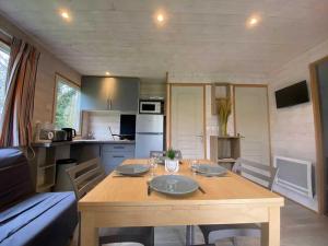Campings Chalet 4 etoiles - Piscine - eehefh : photos des chambres