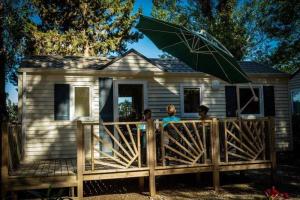 Campings Camping 4 etoiles - Parc aquatique - efaaa0 : photos des chambres