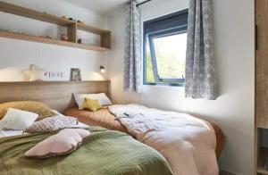 Campings Camping 4 etoiles - Piscine - efceih : Mobile Home 2 Chambres