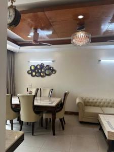 Luxurious Gurugram Apartment for Rent - Entire House with City Garden Views