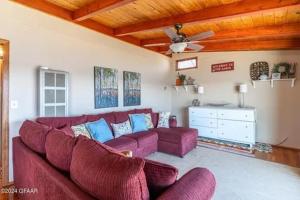 Peaceful Lakefront Cabin