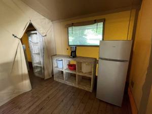 Campings Camping 4 etoiles - Piscine - ef0ihh : photos des chambres
