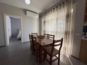 Loris Seaside Modern Apartment