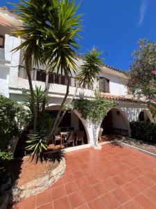 Apartamento con jardin individual y piscina