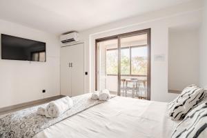 Moonlit Tide by Seareen