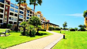 Los Cisnes, Isla Canela - By AC REAL