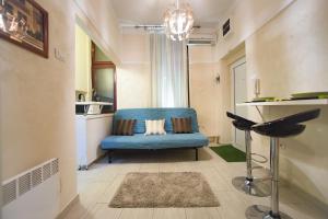 Central charm modern 2br apt-Free parking near