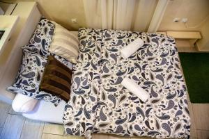 Central charm modern 2br apt-Free parking near