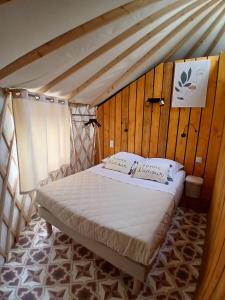 Yourte - Terracotta - Climatisée -Les Belles Ouvrières