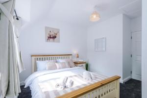 Stunning Warrington Home with Parking, Fully Equipped, Contractors, Families, Groups, Working Professionals