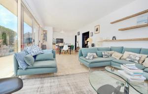 5 Bedroom Stunning Home In Ploemeur