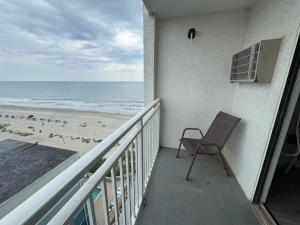 Ocean View Double Queen Suite! Perfect for 4 Guests! Sea Mist 51112