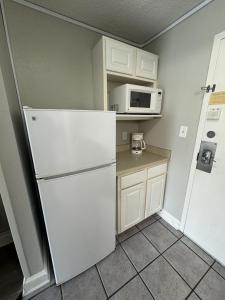 Ocean View Double Queen Suite! Perfect for 4 Guests! Sea Mist 51112