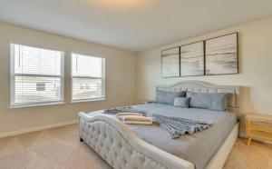 Modern 5BR Getaway w Heated Pool & Game Room