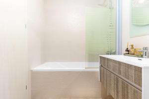 The Emerald Suite