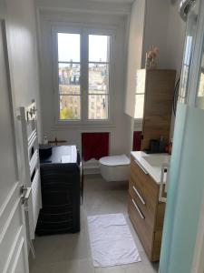 2 rooms, 6th arrondissement, bright, view of Invalides
