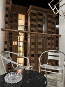 3-bedrooms apartment with free parking