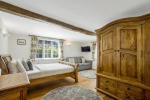 Beautiful 3 bedroom cottage close to Goodwood !