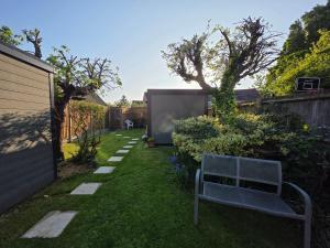 Peaceful 3-Bed Retreat by Epping Forest Chingford