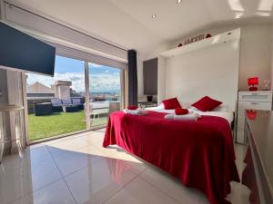 Studio Love Room Rooftop Jacuzzi SCLS Rentals