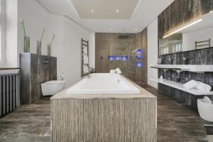 Luxury & Modern - Central - Beach Access - Wind St