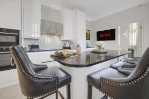 Luxury & Modern - Central - Beach Access - Wind St