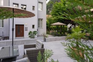 BetweenLakes Studio 1st flr west