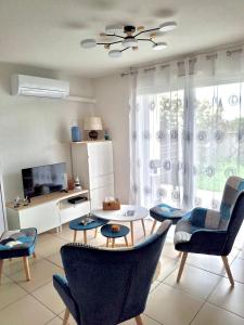 Appartements O Soleil - Spacieux studio entre mer & montagne parking wifi clim : photos des chambres
