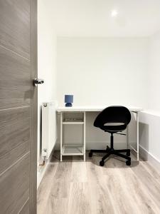 Redland Apartment - Two Bedroom with Private Patio