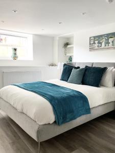 Redland Apartment - Two Bedroom with Private Patio