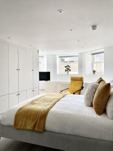 Redland Apartment - Two Bedroom with Private Patio