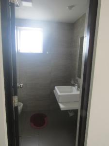 SKYLINE SUITE Luxury Penthouse at The Highness Rajagiriya