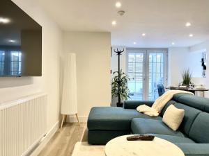 Redland Apartment - Two Bedroom with Private Patio